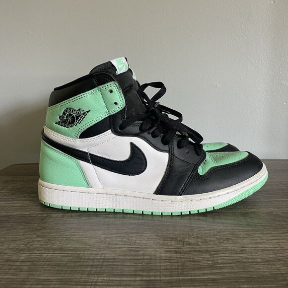 Nike Air Jordan 1 Retro Men’s High Green Glow Sneaker Shoes DZ5485-130 Size 10 - Picture 2 of 8